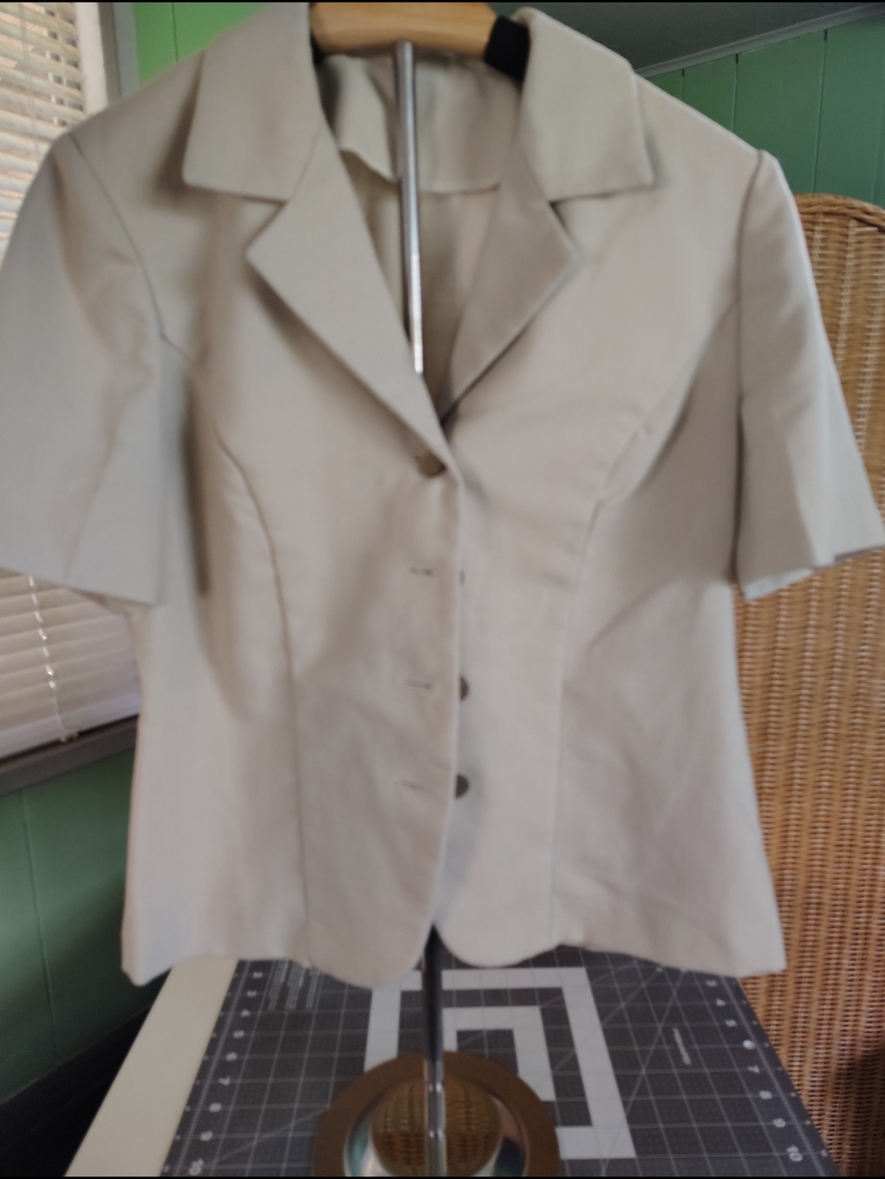 Short Sleeve Tailored Blazer in Light Beige
